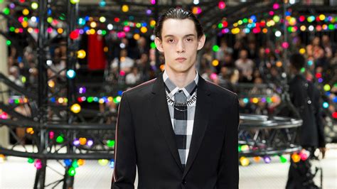 Dior Men Spring 2017 Menswear Fashion Show 